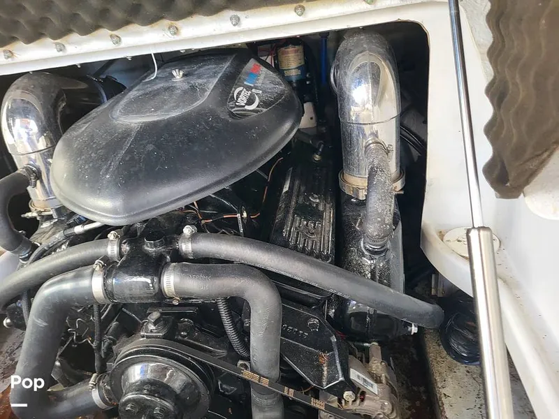 Slide: The Image of Crownline Boats 240 EX 2004 - 16055312