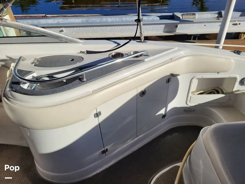 Slide: The Image of Crownline Boats 240 EX 2004 - 16055315
