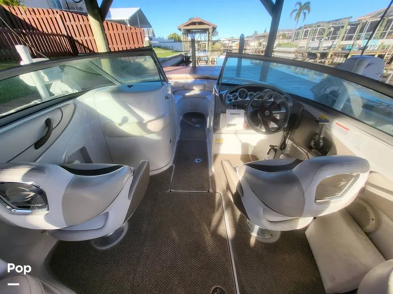 Slide: The Image of Crownline Boats 240 EX 2004 - 16055325