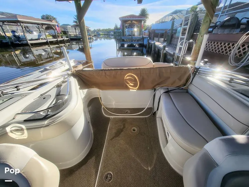 Slide: The Image of Crownline Boats 240 EX 2004 - 16055254