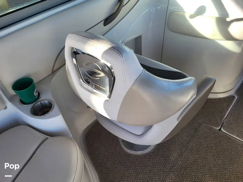 Slide: The Image of Crownline Boats 240 EX 2004 - 16055326