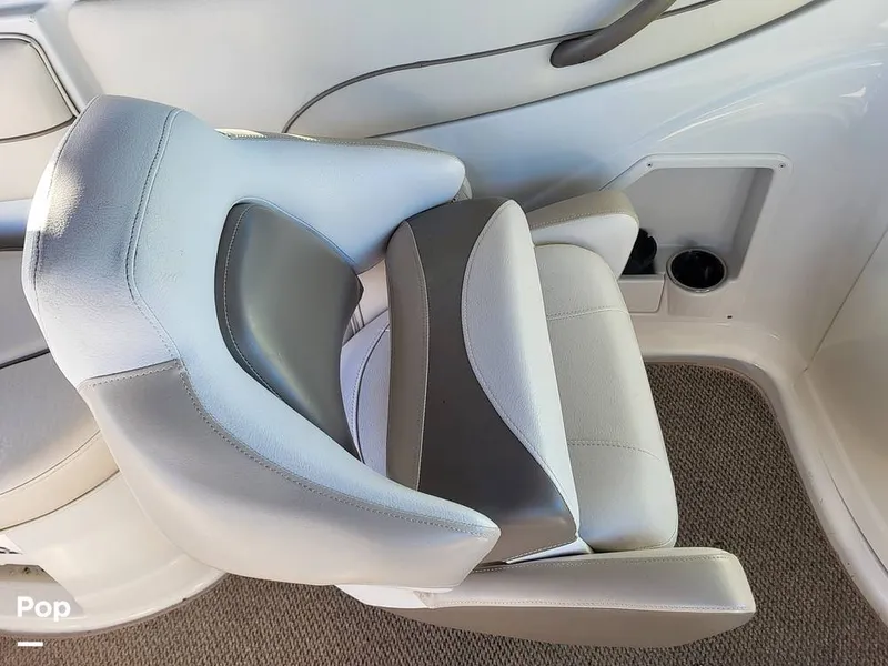 Slide: The Image of Crownline Boats 240 EX 2004 - 16055327