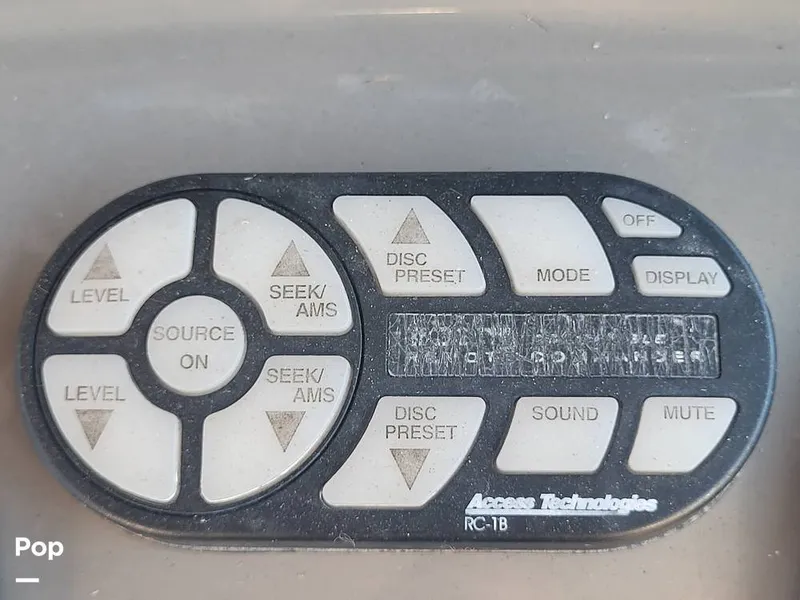 Slide: The Image of Crownline Boats 240 EX 2004 - 16055340