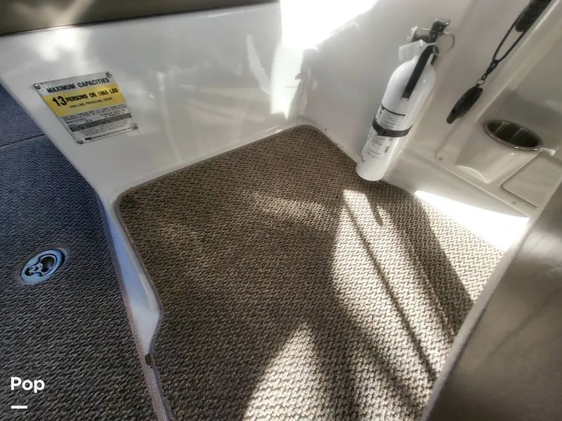 Slide: The Image of Crownline Boats 240 EX 2004 - 16055355