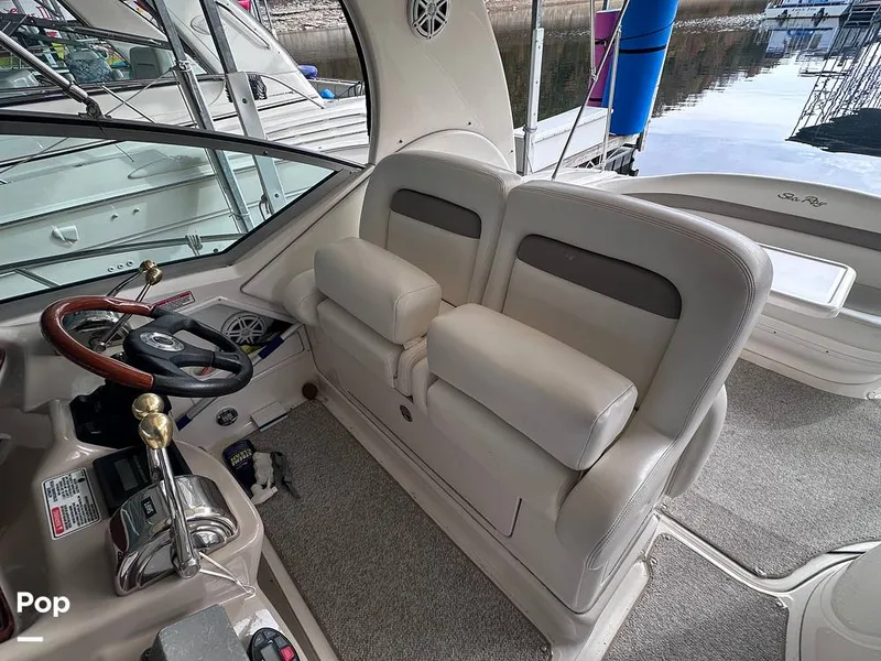 Slide: The Image of Sea Ray 320 Sundancer 2004 - 16058089