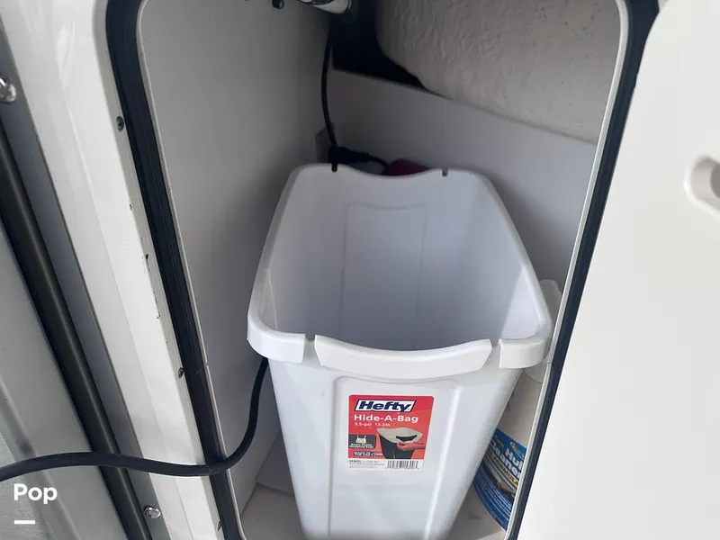 Slide: The Image of Sea Ray 320 Sundancer 2004 - 16058072