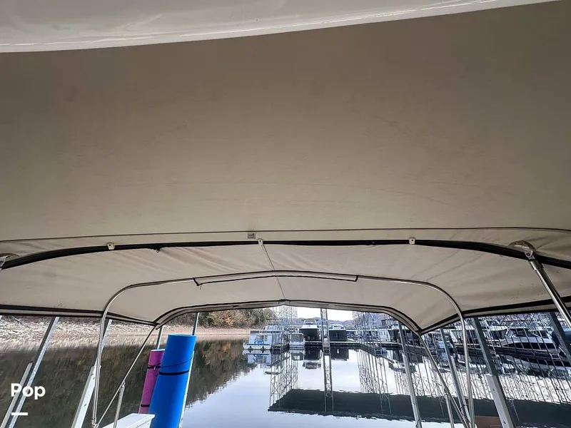 Slide: The Image of Sea Ray 320 Sundancer 2004 - 16058136