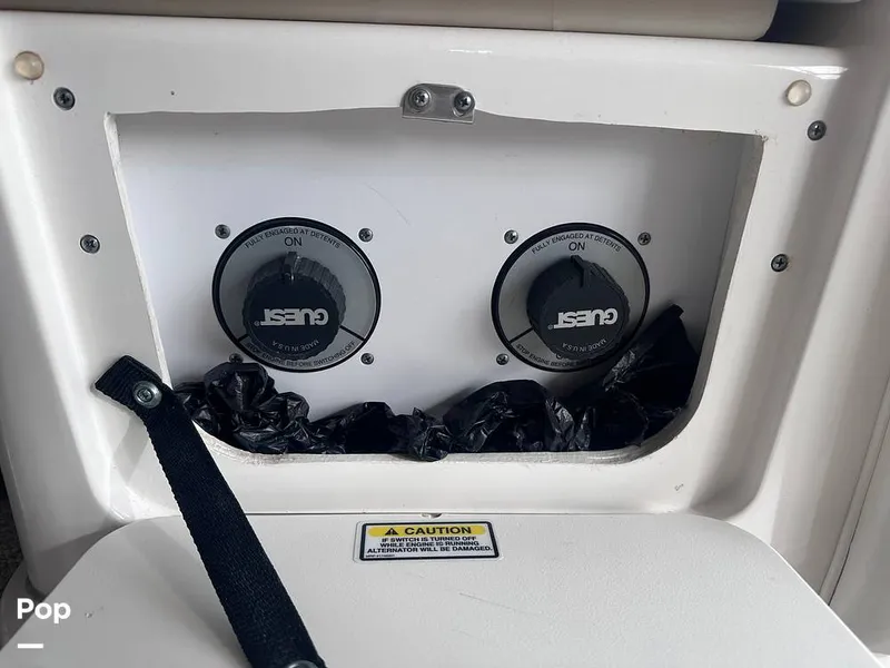 Slide: The Image of Sea Ray 320 Sundancer 2004 - 16058141