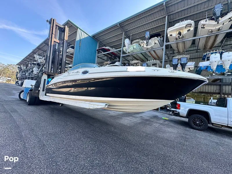 Slide: The Image of Sea Ray 240 Sundeck 2005 - 16097400