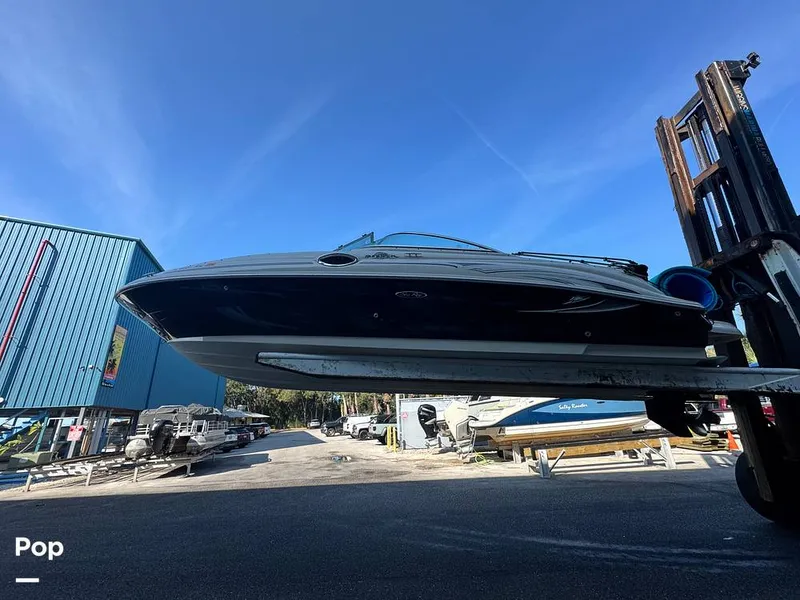 Slide: The Image of Sea Ray 240 Sundeck 2005 - 16097402