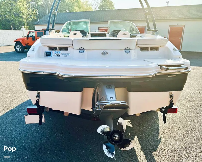 Slide: The Image of Chaparral H2O 19 Sport 2018 - 16306825