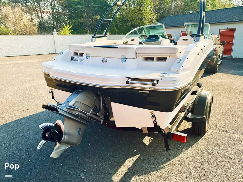 Slide: The Image of Chaparral H2O 19 Sport 2018 - 16306826