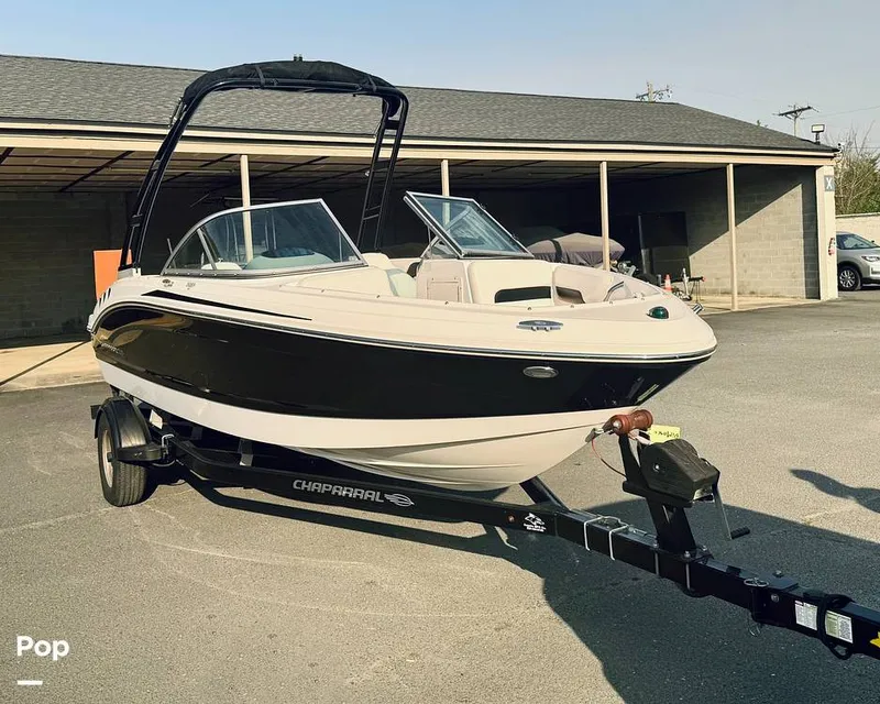 Slide: The Image of Chaparral H2O 19 Sport 2018 - 16306835