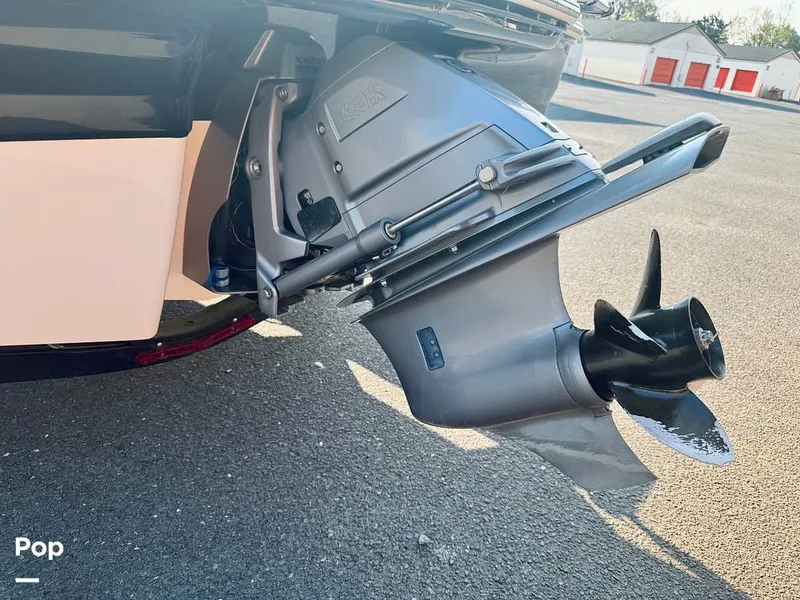 Slide: The Image of Chaparral H2O 19 Sport 2018 - 16306848