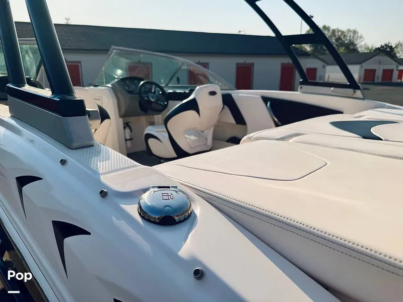 Slide: The Image of Chaparral H2O 19 Sport 2018 - 16306870