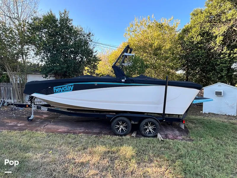 Slide: The Image of Fresh Water Boat - 16080807