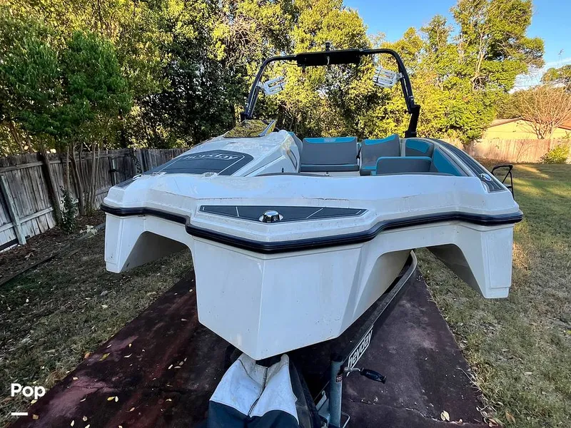 Slide: The Image of Heyday Wake Boats WT-2 Surf 2018 - 16080795