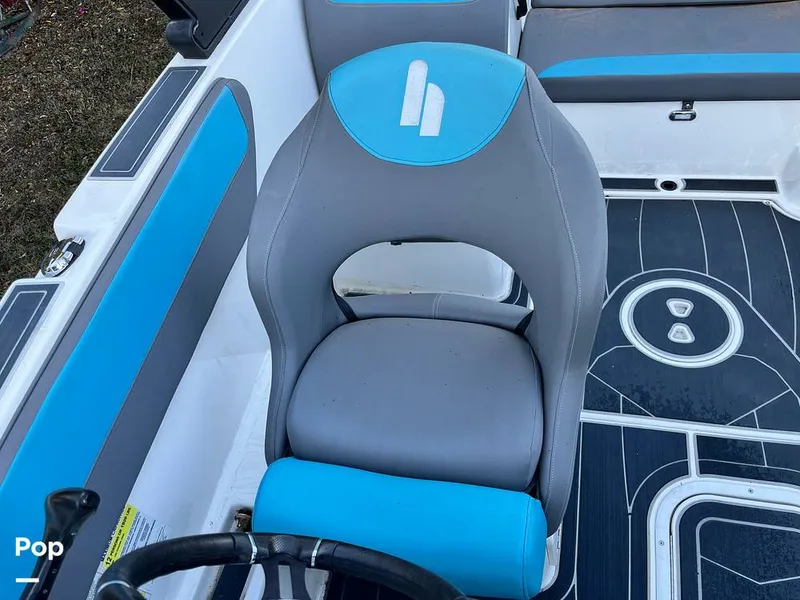 Slide: The Image of Heyday Wake Boats WT-2 Surf 2018 - 16080764