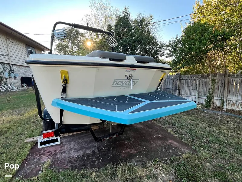 Slide: The Image of Heyday Wake Boats WT-2 Surf 2018 - 16080797