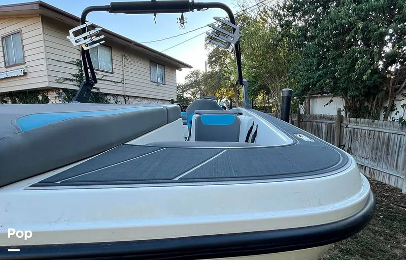 Slide: The Image of Heyday Wake Boats WT-2 Surf 2018 - 16080778