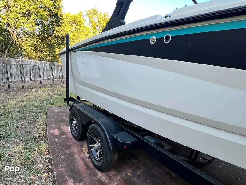 Slide: The Image of Heyday Wake Boats WT-2 Surf 2018 - 16080789