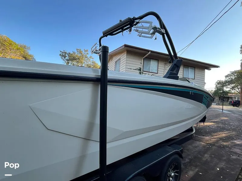 Slide: The Image of Heyday Wake Boats WT-2 Surf 2018 - 16080792