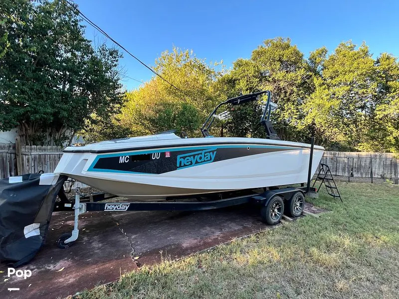 Slide: The Image of Heyday Wake Boats WT-2 Surf 2018 - 16080799