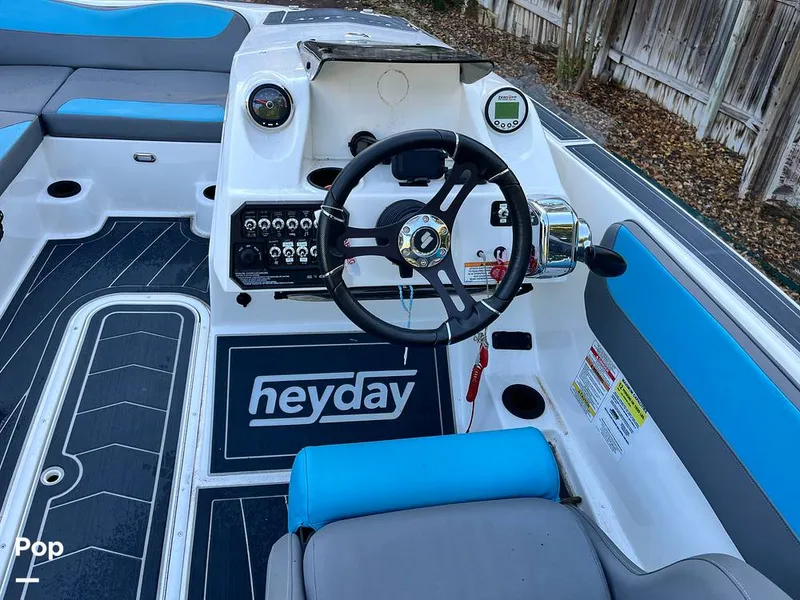 Slide: The Image of Heyday Wake Boats WT-2 Surf 2018 - 16080770