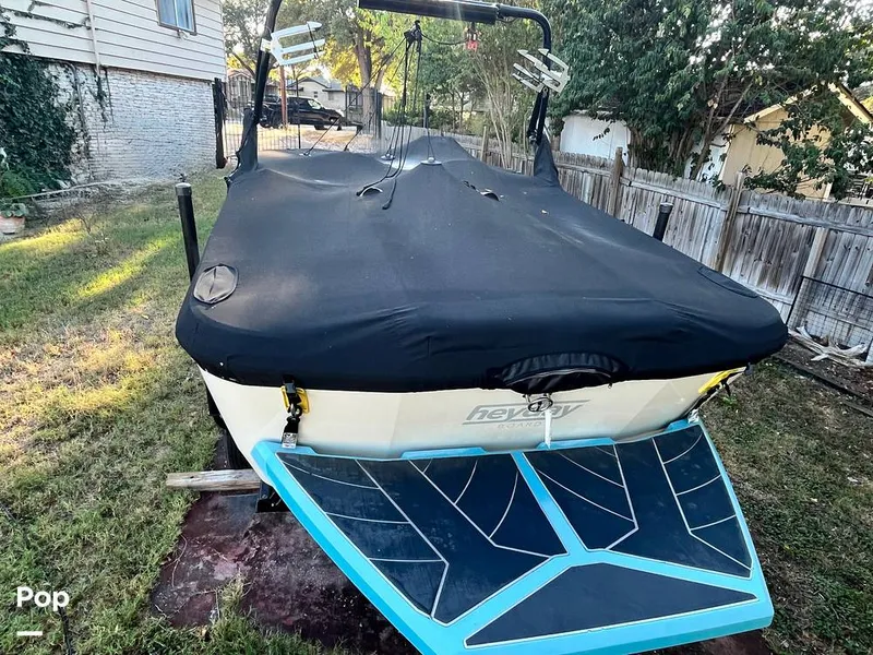 Slide: The Image of Heyday Wake Boats WT-2 Surf 2018 - 16080808