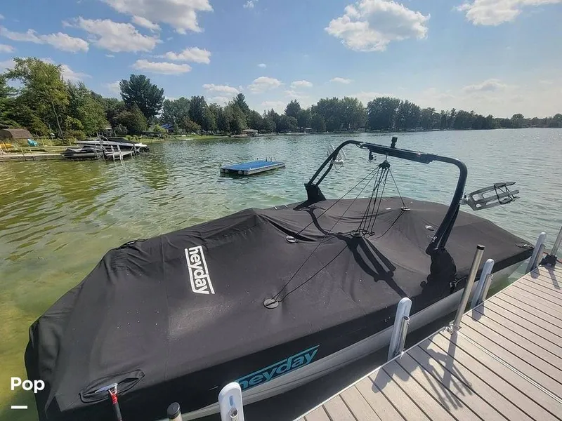 Slide: The Image of Heyday Wake Boats WT-2 Surf 2018 - 16057915