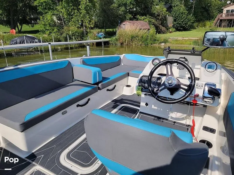 Slide: The Image of Heyday Wake Boats WT-2 Surf 2018 - 16057910