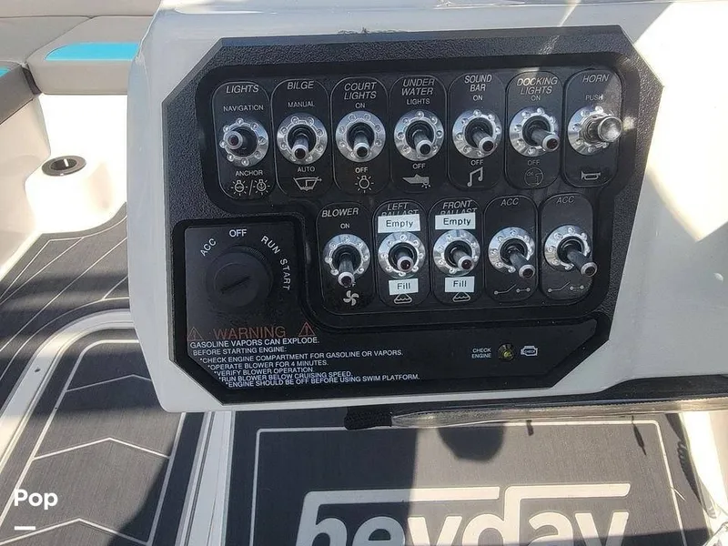 Slide: The Image of Heyday Wake Boats WT-2 Surf 2018 - 16057913