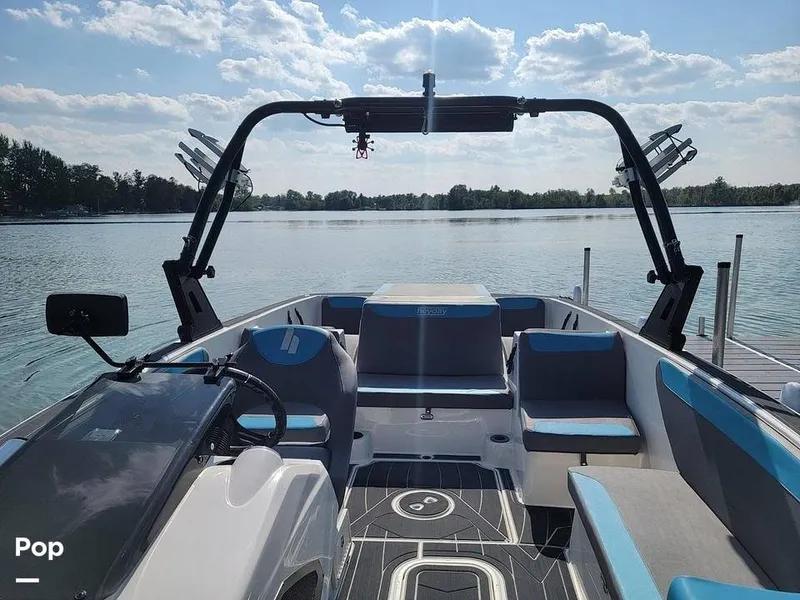 Slide: The Image of Heyday Wake Boats WT-2 Surf 2018 - 16057914