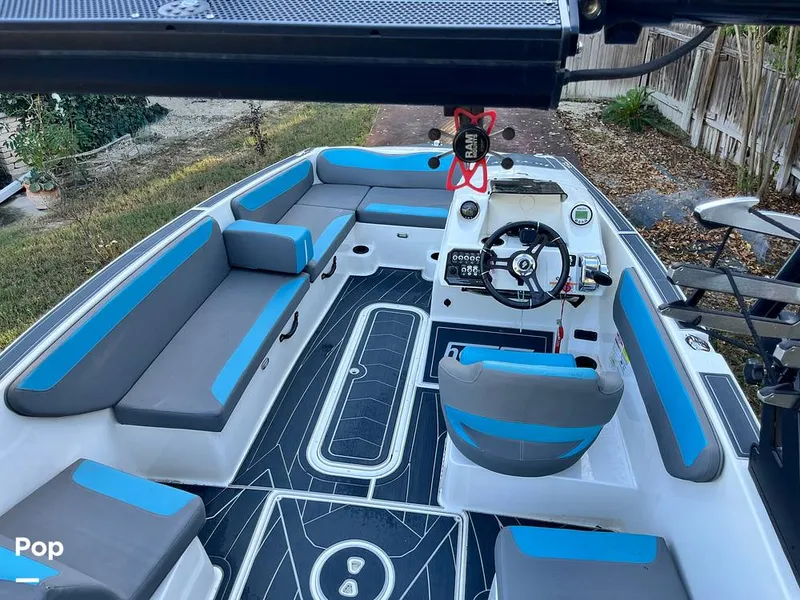 Slide: The Image of Heyday Wake Boats WT-2 Surf 2018 - 16080773