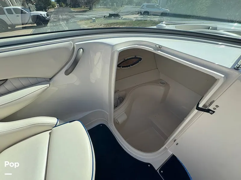 Slide: The Image of Head Compartment - 16047775