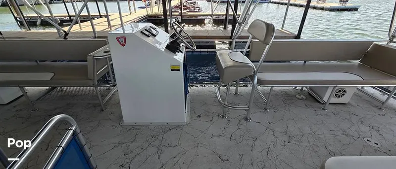 Slide: The Image of A&M C128 2022 - 16032990