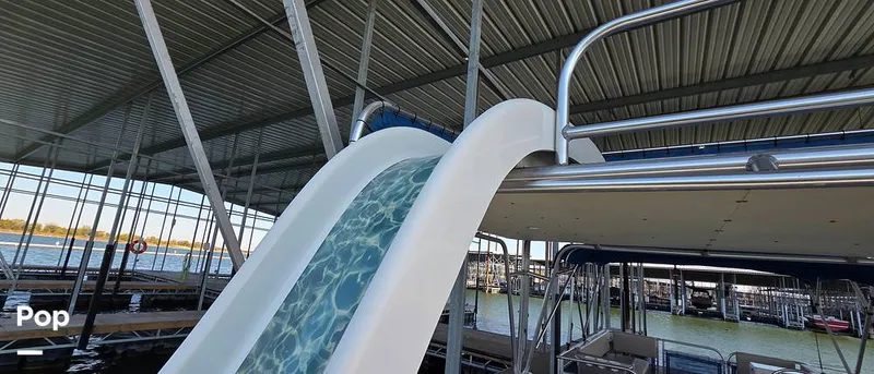 Slide: The Image of A&M C128 2022 - 16033011