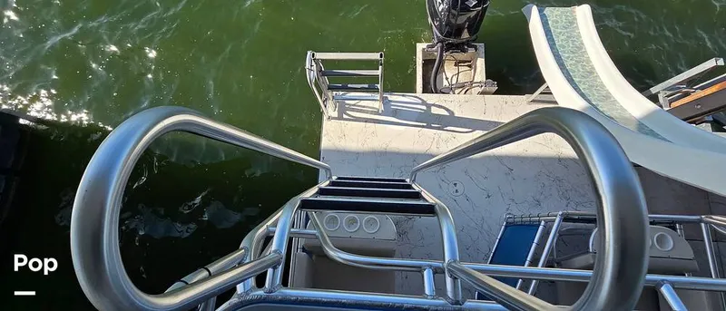 Slide: The Image of A&M C128 2022 - 16033027