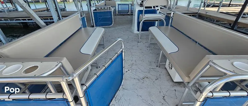 Slide: The Image of A&M C128 2022 - 16033047