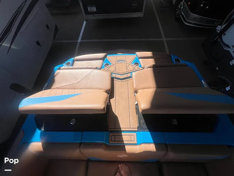 Slide: The Image of Transom Seating - 16127481