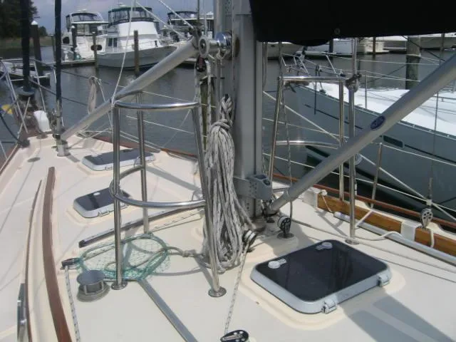Slide: The Image of Mast Detail: Solid Vang - 2