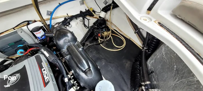 Slide: The Image of Crownline Boats 240 LS 2011 - 16195602