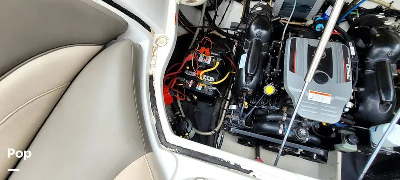 Slide: The Image of Crownline Boats 240 LS 2011 - 16195615