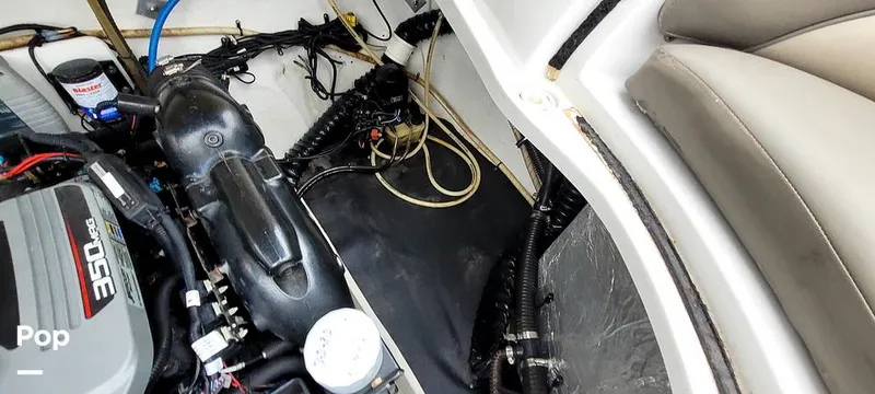 Slide: The Image of Crownline Boats 240 LS 2011 - 16195617