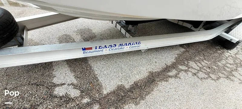 Slide: The Image of Crownline Boats 240 LS 2011 - 16195620