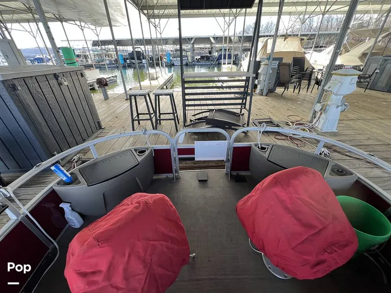 Slide: The Image of Sun Tracker Fishin' Barge 20 DLX 2022 - 16174204