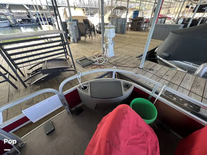 Slide: The Image of Sun Tracker Fishin' Barge 20 DLX 2022 - 16174205