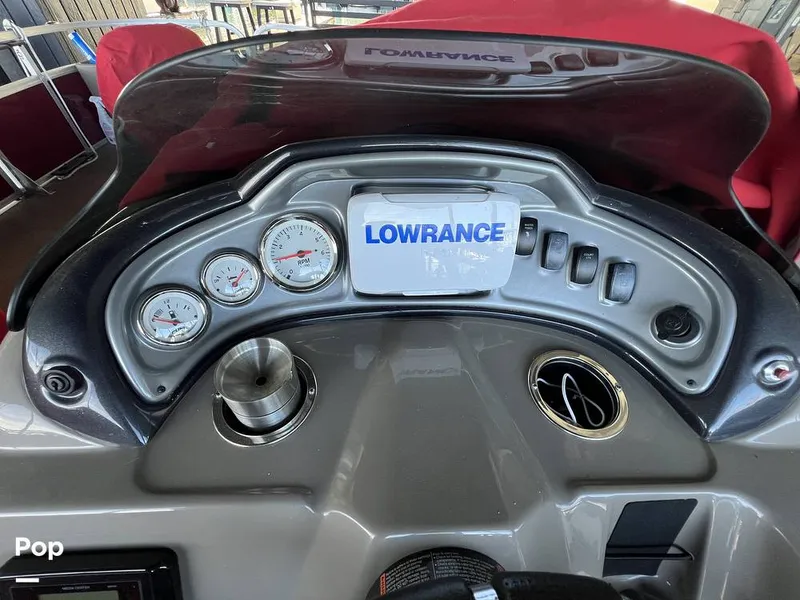 Slide: The Image of Sun Tracker Fishin' Barge 20 DLX 2022 - 16174211