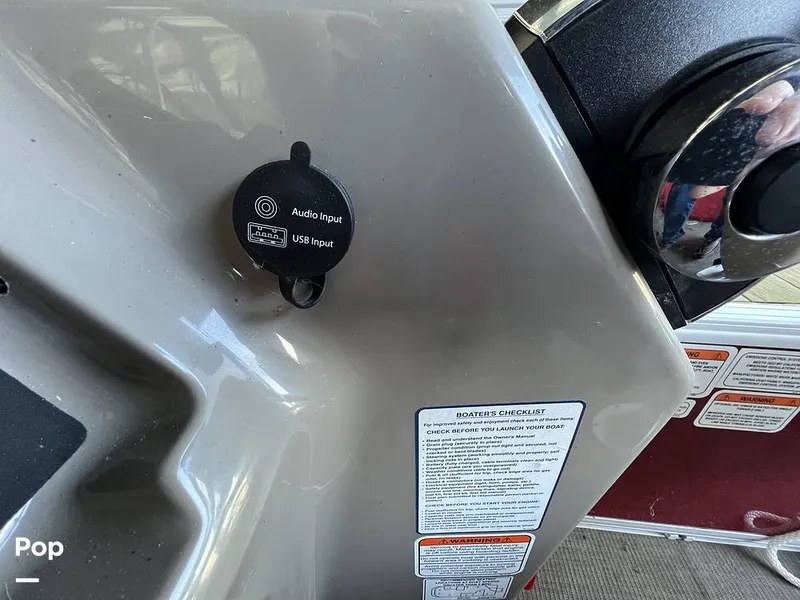 Slide: The Image of Sun Tracker Fishin' Barge 20 DLX 2022 - 16174212