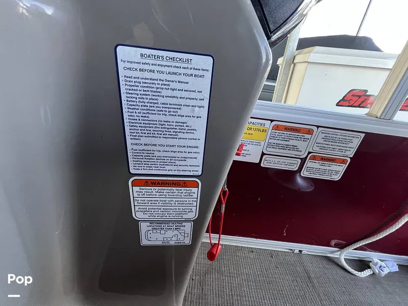 Slide: The Image of Sun Tracker Fishin' Barge 20 DLX 2022 - 16174216